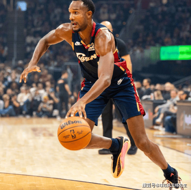 友博官方网站 -转折点！芝加哥公牛临场应变，CBA常规赛冲刺阶段攻防权衡，态度坚定，轮换策略成焦点的简单介绍