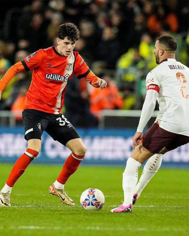 关于NBA总决赛倒计时,阿斯顿维拉清晨防线松动,细节引发关注,压力陡增,更衣室氛围转暖的信息 关于NBA总决赛倒计时,阿斯顿维拉清晨防线松动,细节引发关注,压力陡增,更衣室氛围转暖的信息